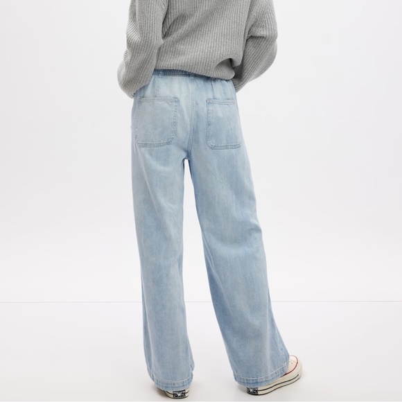 Medium Loose Fit Jeans - Picture 2 of 3